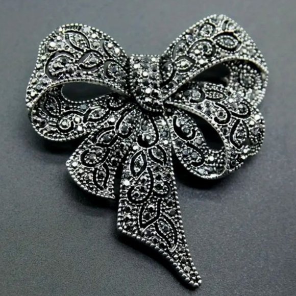 MARCASITE CRYSTAL BOW BROOCH - Picture 1 of 2